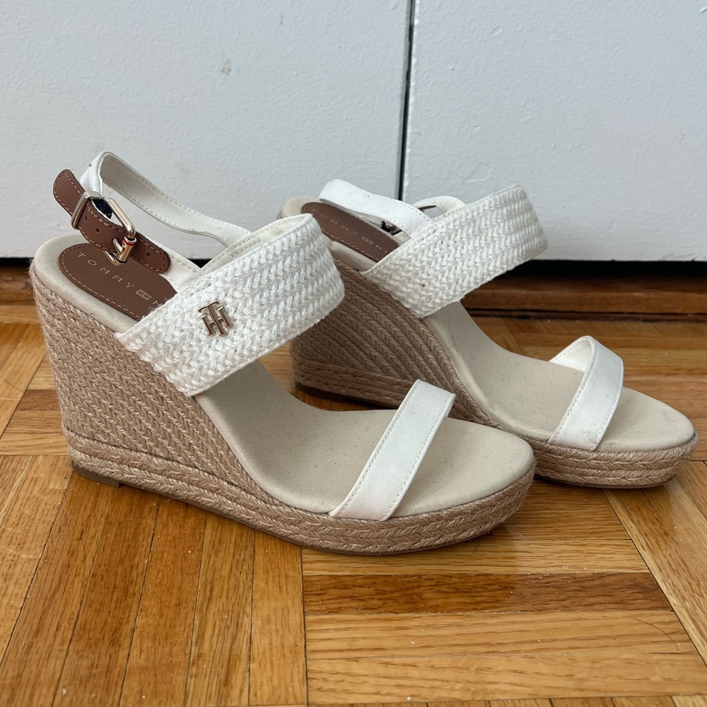 Summer wedge